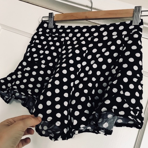 LF POLKA DOT RUFFLE SHORTS - Picture 2 of 5